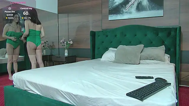 Snapshot of AlyceBeau chatting on May 6, 2026, 6:28 am AlyceBeau online show from May 6, 2026, 6:28 am