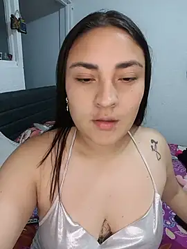 Snapshot of -brendda- chatting on June 17, 2026, 1:27 am -brendda- online show from June 17, 2026, 1:27 am
