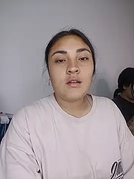 Snapshot of -brendda- chatting on June 19, 2026, 11:53 pm -brendda- online show from June 19, 2026, 11:53 pm