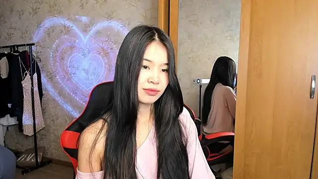 Snapshot of Akiba_cute chatting on May 14, 2026, 12:35 pm Akiba cute online show from May 14, 2026, 12:35 pm