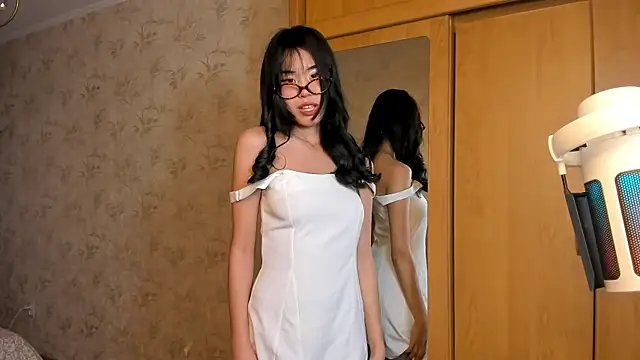 Snapshot of Akiba_cute chatting on May 29, 2026, 7:47 am Akiba cute online show from May 29, 2026, 7:47 am