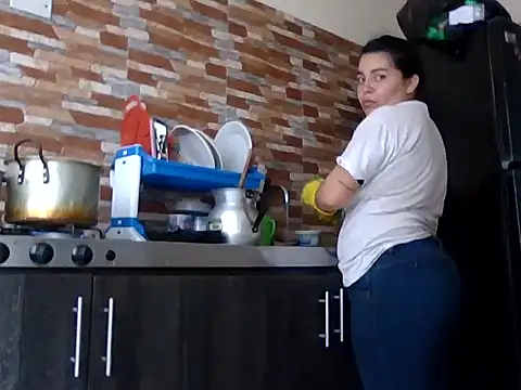 SweetNataly2123 online show from May 4, 2026, 7:17 pm