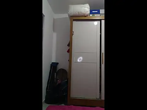 Kellylinguica online show from April 27, 2026, 4:05 pm