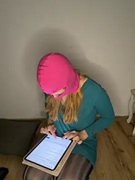 Snapshot of SweetyLucy555 chatting on June 7, 2026, 10:26 pm SweetyLucy555 online show from June 7, 2026, 10:26 pm