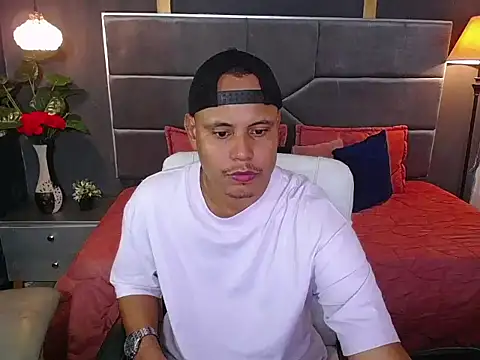 Snapshot of noah_oliver1 chatting on June 17, 2026, 1:16 am noah oliver1 online show from June 17, 2026, 1:16 am
