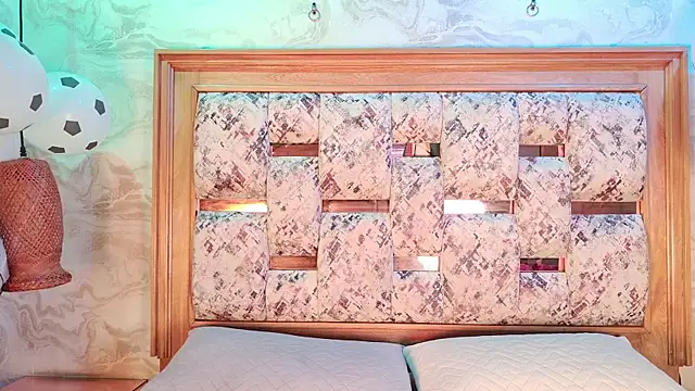 Paulina25  online show from June 24, 2026, 3:05 am