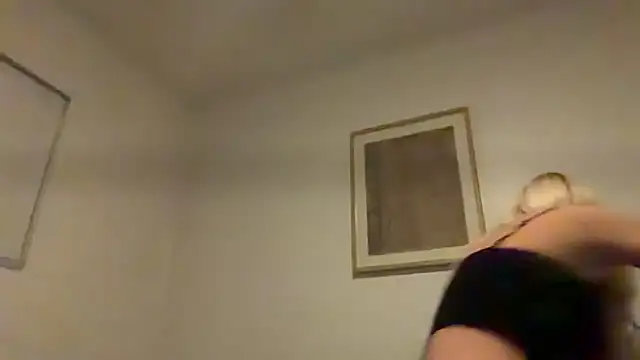 kenziesmithh online show from May 19, 2026, 5:14 am