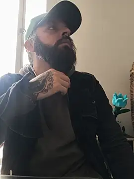 erikthor online show from May 18, 2026, 6:34 pm