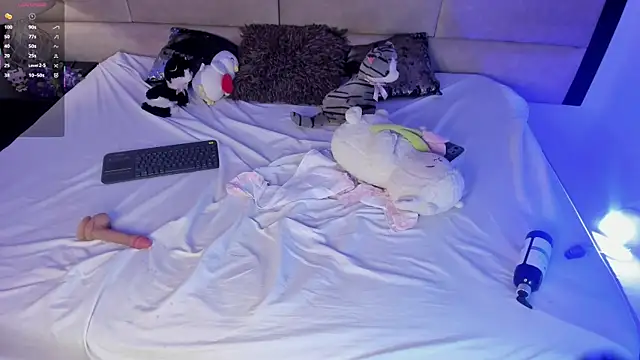 Snapshot of HikariBloom chatting on May 15, 2026, 10:52 pm HikariBloom online show from May 15, 2026, 10:52 pm