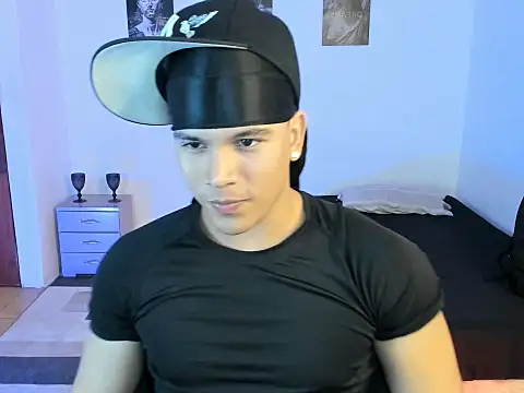 Snapshot of sant_wahlberg chatting on July 22, 2026, 12:01 am sant wahlberg online show from July 22, 2026, 12:01 am