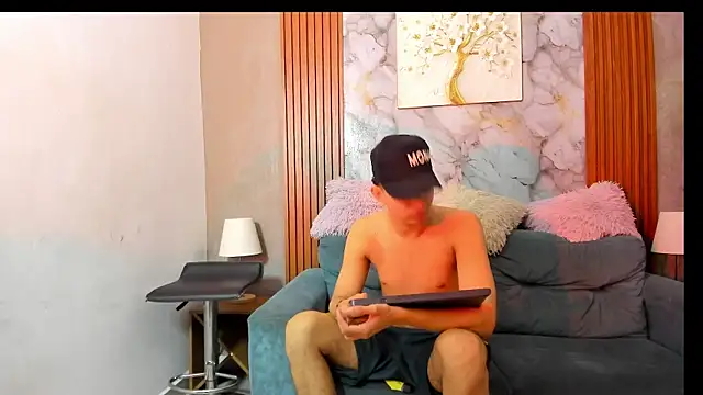 Snapshot of LOVE_GUYS1 chatting on July 11, 2026, 1:55 pm LOVE GUYS1 online show from July 11, 2026, 1:55 pm