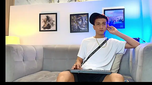 KING BOYS2026 online show from June 14, 2026, 1:35 am