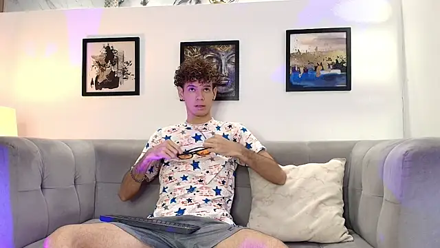 KING BOYS2026 online show from June 7, 2026, 1:22 am