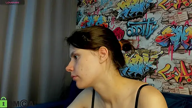 Snapshot of Kira_Be11 chatting on June 28, 2026, 1:01 am Kira Be11 online show from June 28, 2026, 1:01 am
