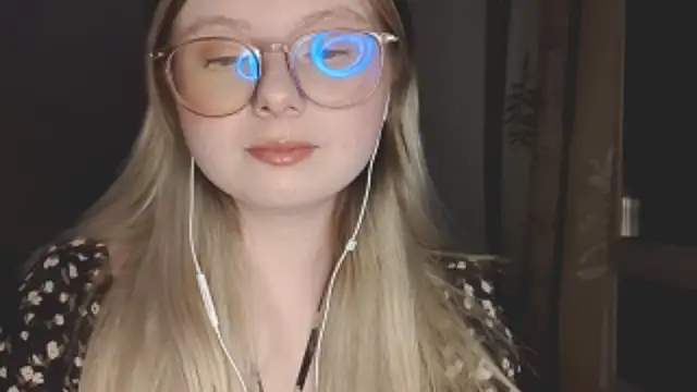 YukiBlush online show from April 30, 2026, 5:53 pm