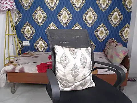 Queenof night online show from April 28, 2026, 3:49 pm