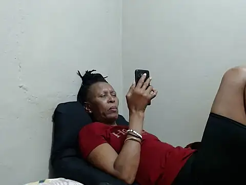 Snapshot of Ebonysweetcougar chatting on May 28, 2026, 7:31 pm Ebonysweetcougar online show from May 28, 2026, 7:31 pm