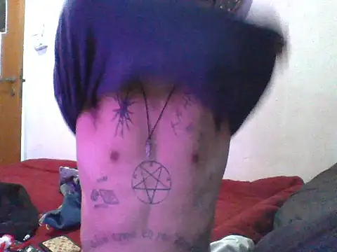 luuffy67 online show from April 28, 2026, 5:50 pm