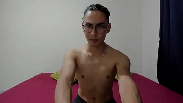 Snapshot of AntoniodeArmas chatting on May 10, 2026, 12:36 am AntoniodeArmas online show from May 10, 2026, 12:36 am