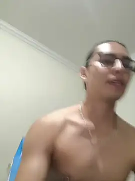 Snapshot of AntoniodeArmas chatting on June 1, 2026, 12:33 am AntoniodeArmas online show from June 1, 2026, 12:33 am