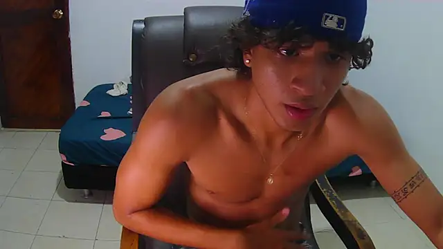 Snapshot of Hansel_take chatting on June 24, 2026, 10:07 pm Hansel take online show from June 24, 2026, 10:07 pm