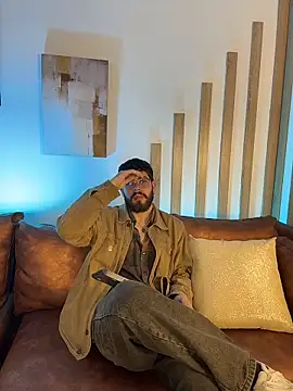 DomBoy  online show from June 1, 2026, 8:08 pm
