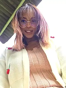 Snapshot of luna_latindoll chatting on June 5, 2026, 4:45 pm luna latindoll online show from June 5, 2026, 4:45 pm