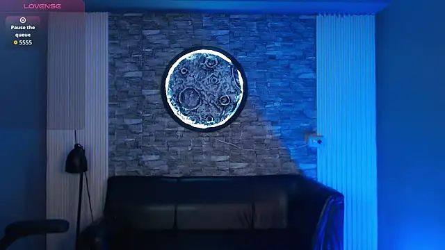 gemma 19  online show from July 25, 2026, 9:43 pm