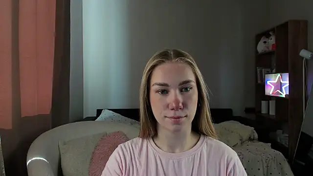 AnnaAlexArti online show from June 4, 2026, 5:23 am