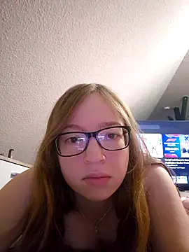 Freaky-Doll online show from May 29, 2026, 10:05 pm