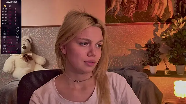 Snapshot of FloraLarsson chatting on May 24, 2026, 10:37 am FloraLarsson online show from May 24, 2026, 10:37 am