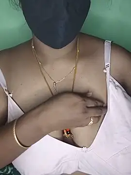 Snapshot of tamil_butterfly chatting on June 17, 2026, 9:19 am tamil butterfly online show from June 17, 2026, 9:19 am