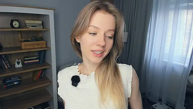 katemossse online show from April 30, 2026, 9:38 am