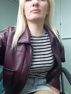 MartaHaze online show from May 30, 2026, 6:53 am