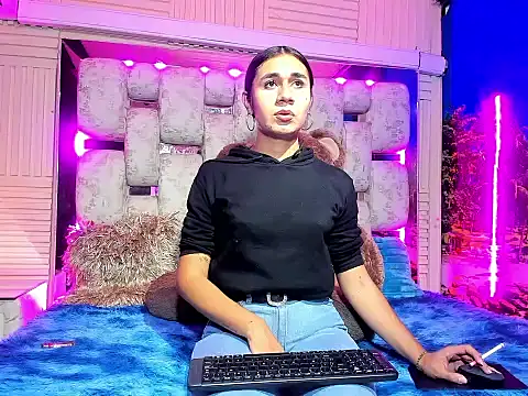 MahiaraHot online show from June 24, 2026, 1:53 pm