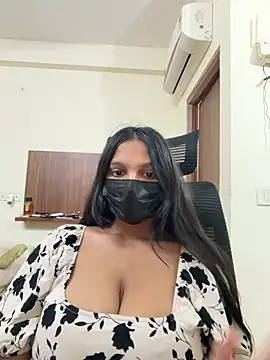 PIHU01990 online show from May 3, 2026, 8:08 am