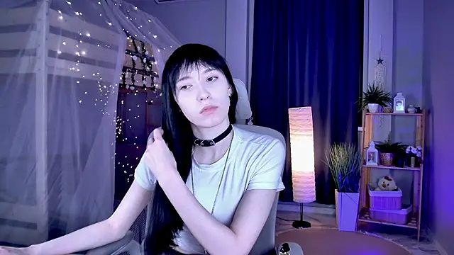 SeraphineSparda online show from June 16, 2026, 11:21 am