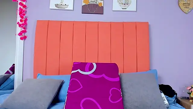 roxanneowens online show from April 30, 2026, 12:34 pm