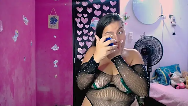 Snapshot of Kiara_tits chatting on June 5, 2026, 10:59 pm Kiara tits online show from June 5, 2026, 10:59 pm