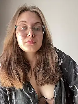 Snapshot of ecpochmak chatting on May 19, 2026, 12:23 pm ecpochmak online show from May 19, 2026, 12:23 pm