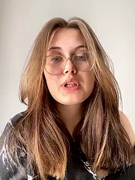 Snapshot of ecpochmak chatting on May 18, 2026, 12:10 pm ecpochmak online show from May 18, 2026, 12:10 pm