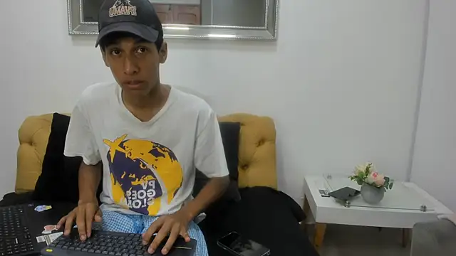 Snapshot of Zane_Belville chatting on June 5, 2026, 11:38 am Zane Belville online show from June 5, 2026, 11:38 am