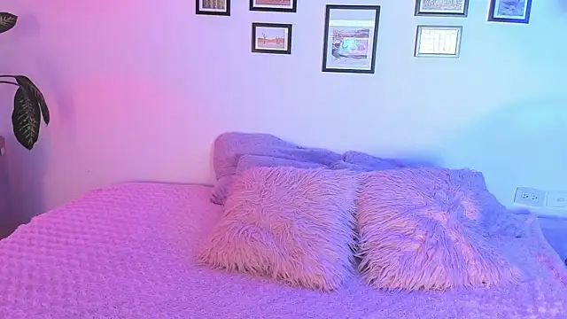 Kendaall sweet online show from May 3, 2026, 2:49 am