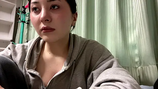 Snapshot of Sonata_Asky chatting on May 25, 2026, 7:29 am Sonata Asky online show from May 25, 2026, 7:29 am
