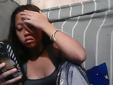 Snapshot of Yours_AsianPinayGirl18 chatting on July 14, 2026, 11:00 pm Yours AsianPinayGirl18 online show from July 14, 2026, 11:00 pm