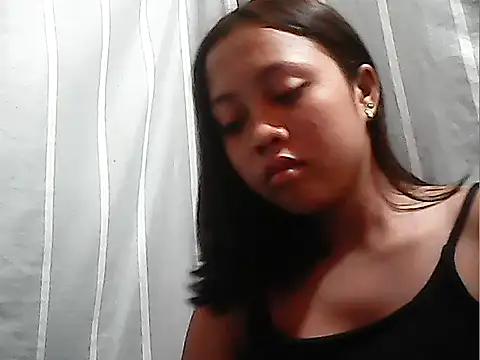Snapshot of Yours_AsianPinayGirl18 chatting on June 28, 2026, 12:28 am Yours AsianPinayGirl18 online show from June 28, 2026, 12:28 am