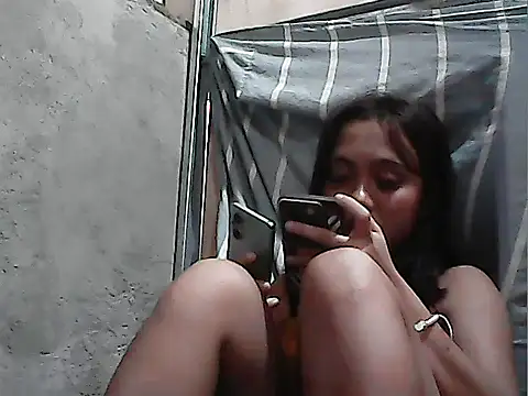 Snapshot of Yours_AsianPinayGirl18 chatting on July 6, 2026, 11:06 am Yours AsianPinayGirl18 online show from July 6, 2026, 11:06 am