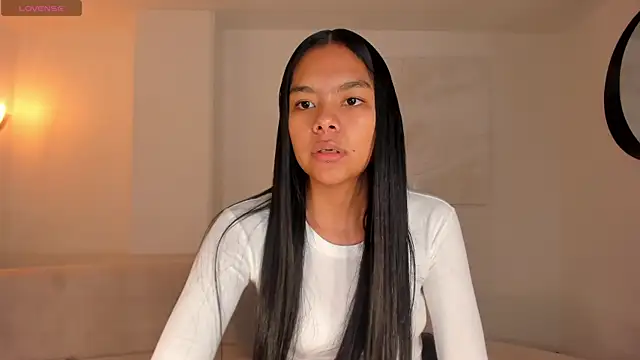 Snapshot of SaphiraJames chatting on June 25, 2026, 1:47 am SaphiraJames online show from June 25, 2026, 1:47 am