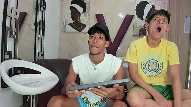 Snapshot of RED_BOYS_XXX chatting on June 4, 2026, 4:11 pm RED BOYS XXX online show from June 4, 2026, 4:11 pm
