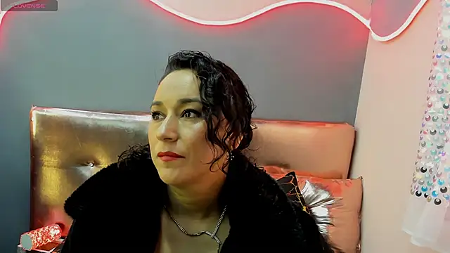 Elizabeth bennett online show from May 14, 2026, 1:19 pm